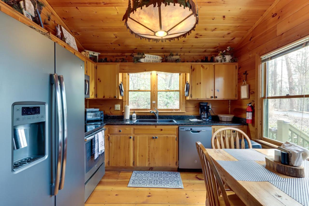 Blue Ridge Cozy Cabin In The Woods With Hot Tub! Bagian luar foto