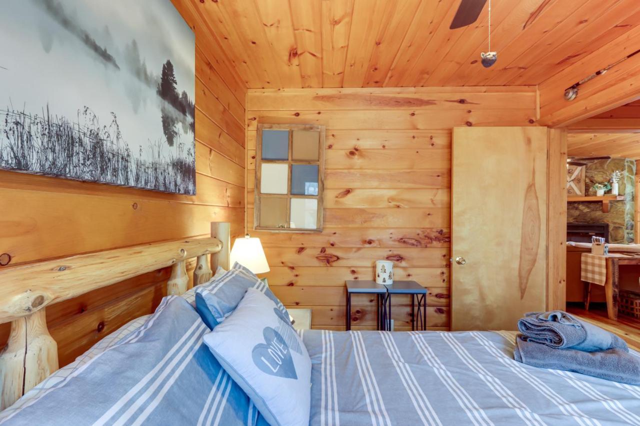 Blue Ridge Cozy Cabin In The Woods With Hot Tub! Bagian luar foto