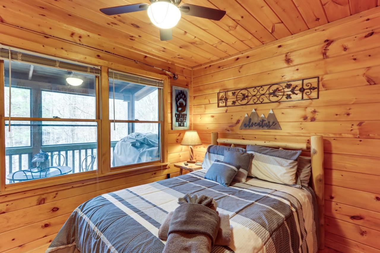 Blue Ridge Cozy Cabin In The Woods With Hot Tub! Bagian luar foto